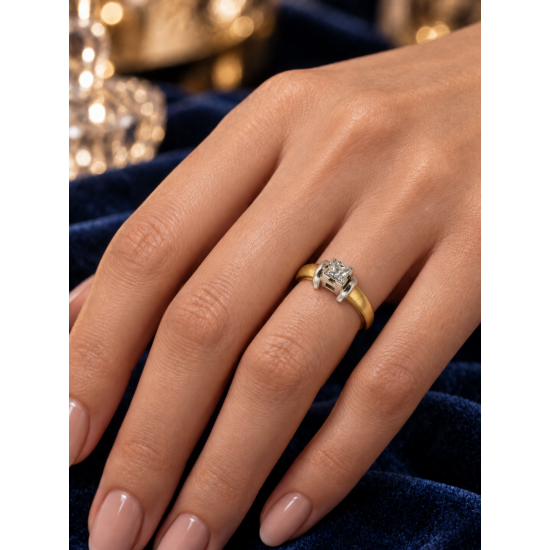 Pre Owned 18ct Diamond Solitaire Ring ZC44